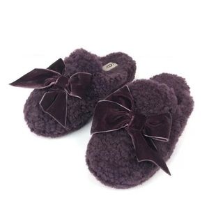UGGS PURPLE VELVET BOW SLIPPER UGGS - WOMENS